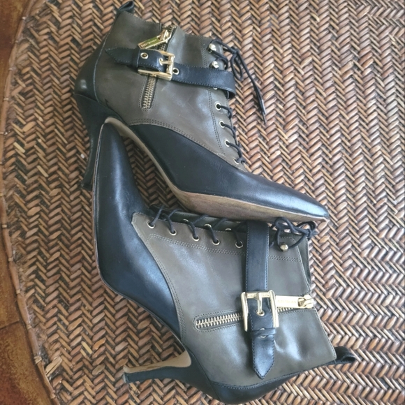 Michael Kors Brena leather boot bootie - Picture 2 of 9